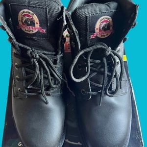Boots Brahma Men's Wide Width Gus 6" Black Steel Toe
Work Boot size 9.5